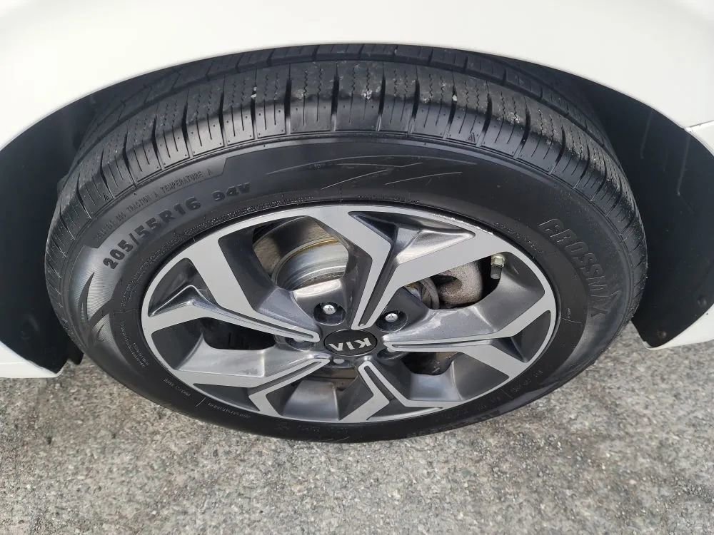 Used 2020 Kia Forte LXS FWD image 26