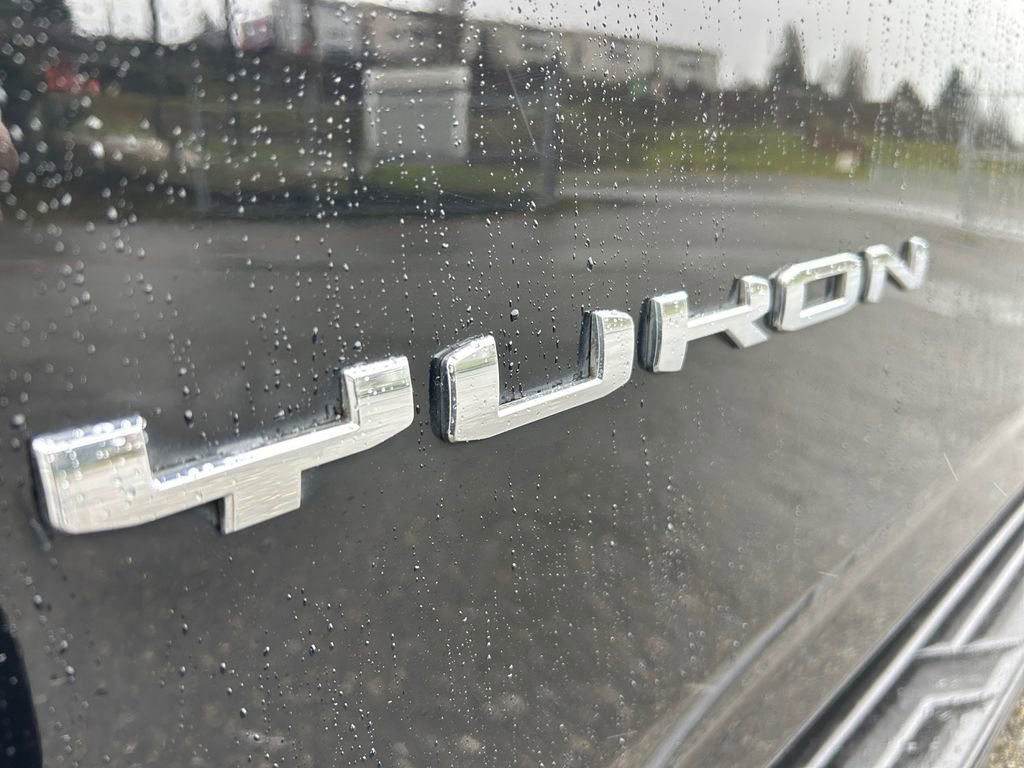 Used 2022 GMC Yukon XL SLE image 31