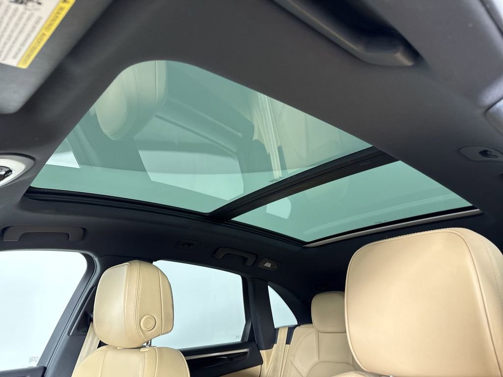 Certified 2018 Porsche Macan image 40