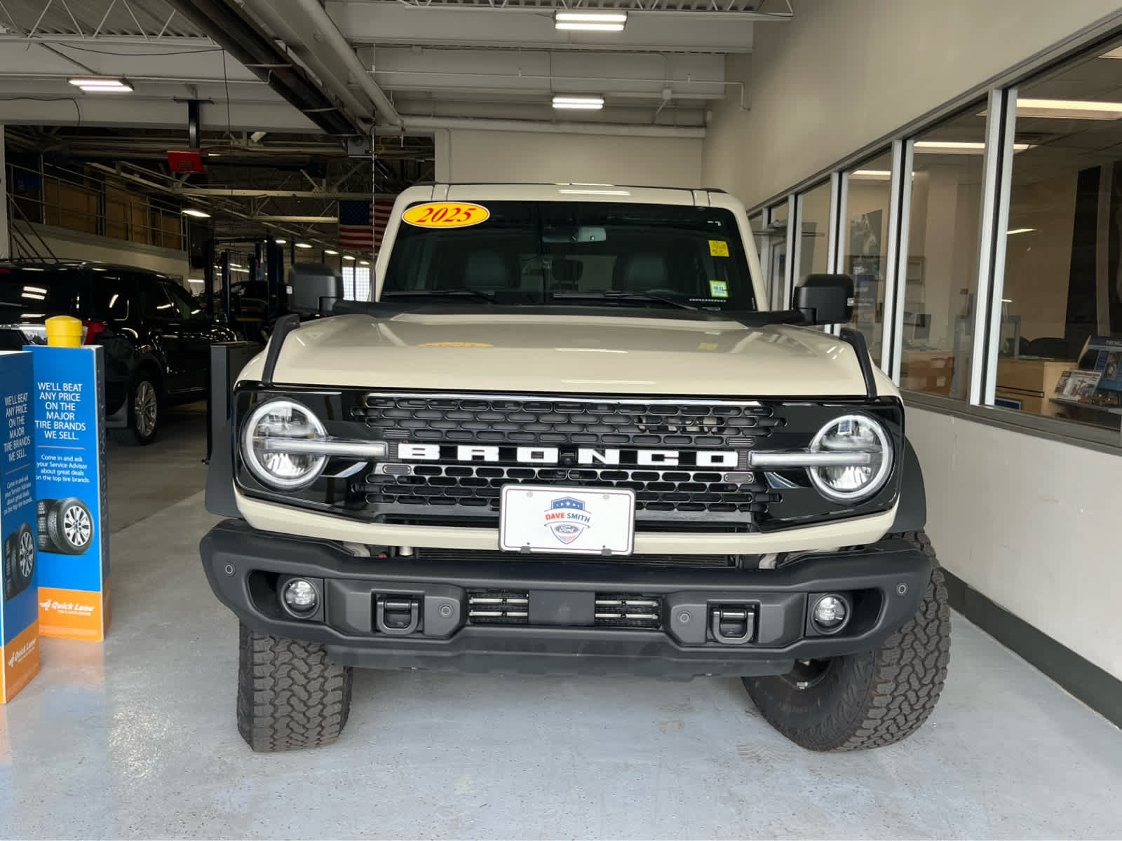 Certified 2025 Ford Bronco Badlands AWD/4WD image 4