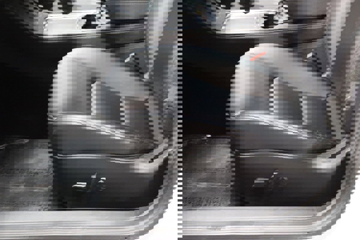 Used 2023 Tesla Model 3 Standard Range image 37