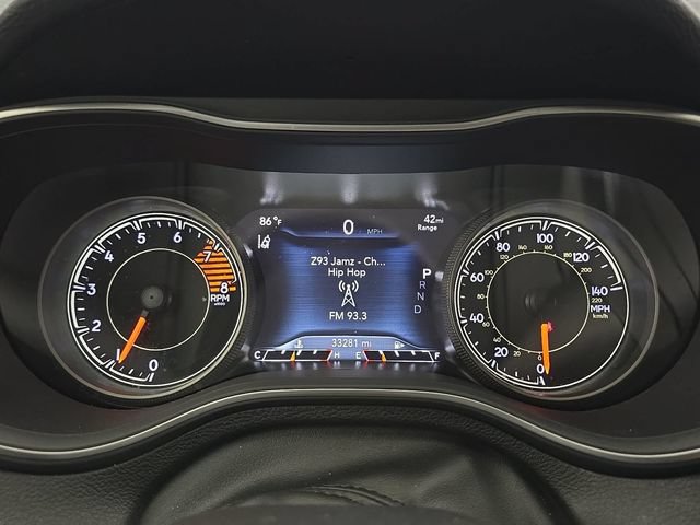 Used 2022 Jeep Cherokee Trailhawk w/ Comfort/Convenience Group AWD/4WD image 19