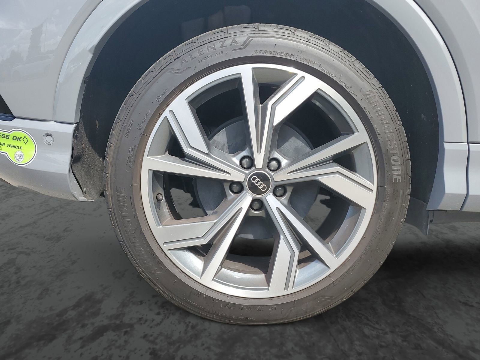 Used 2023 Audi Q4 e-tron Premium Plus AWD/4WD image 5