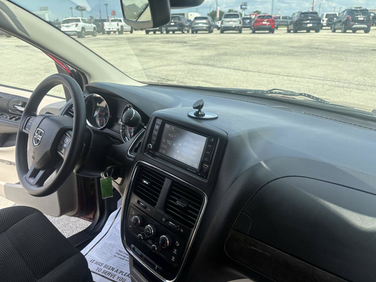 Used 2020 Dodge Grand Caravan SE FWD image 27
