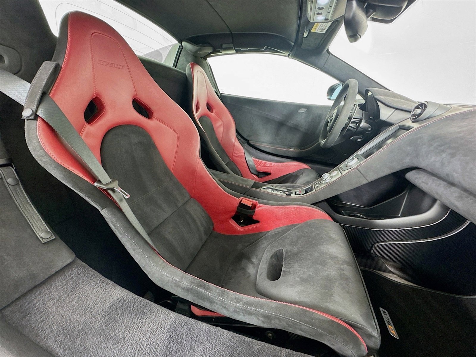 Used 2016 McLaren 675LT Spider image 21