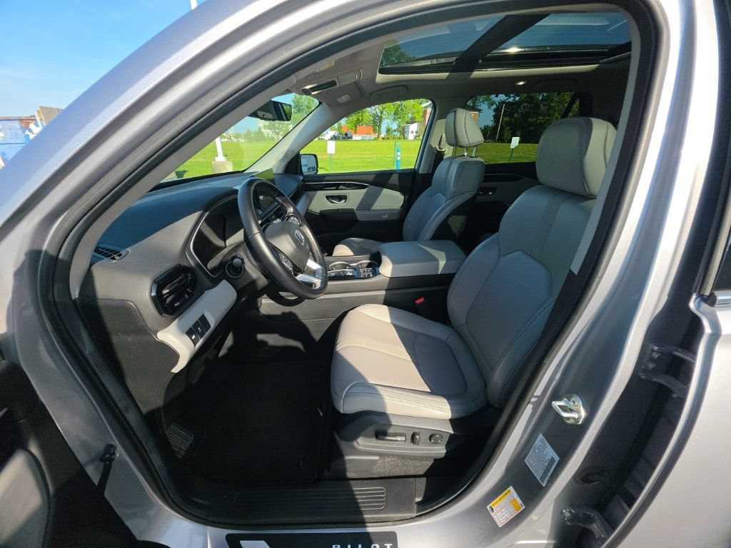 Certified 2024 Honda Pilot Touring image 14