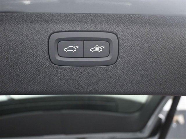Used 2025 Volvo XC90 B6 Core w/ Protection Package image 25