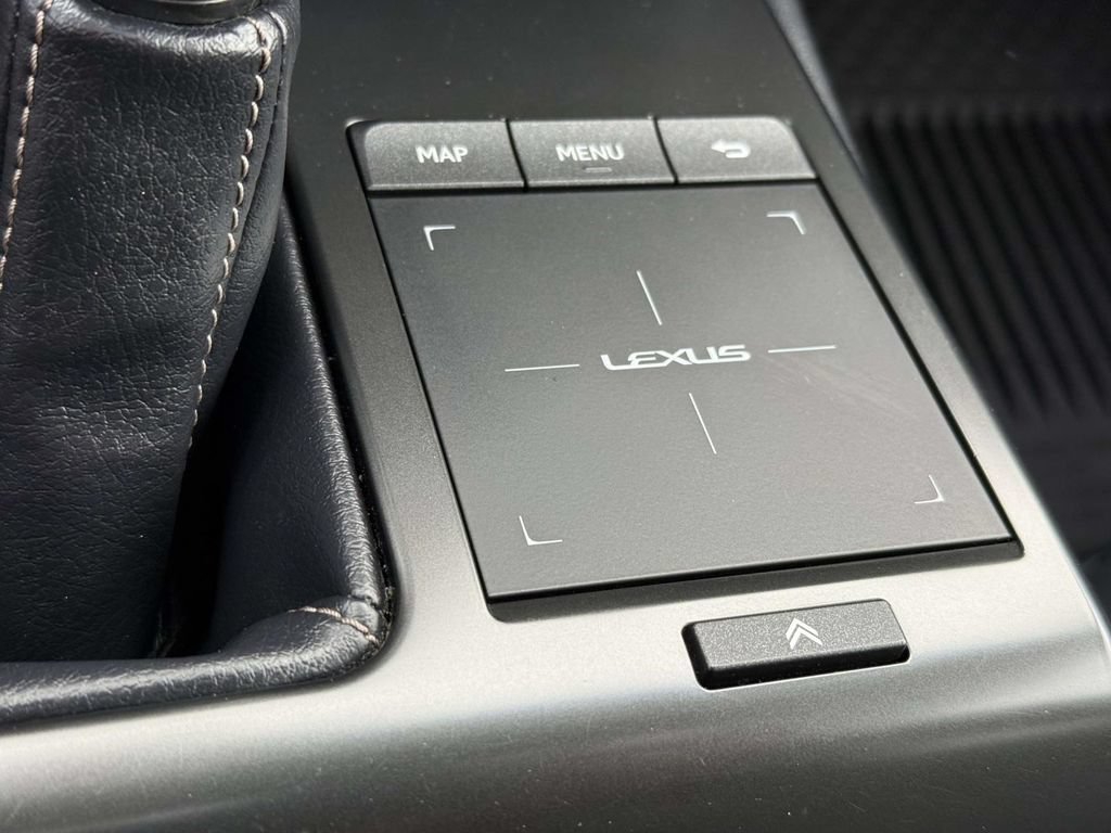 Used 2023 Lexus GX 460 Premium w/ Accessory Package AWD/4WD image 25