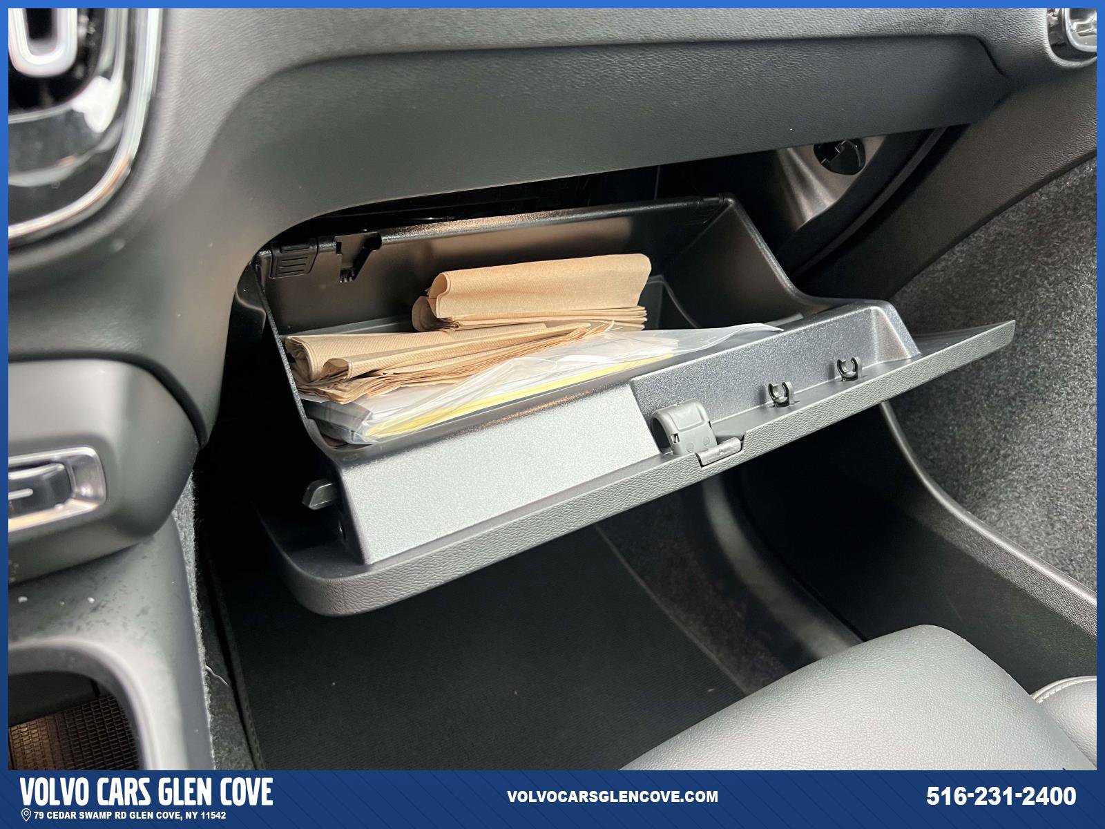 Used 2023 Volvo XC40 B5 Plus w/ Protection Package Premier image 33