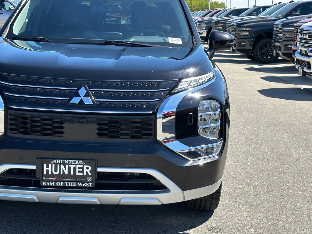 Used 2024 Mitsubishi Outlander SE AWD/4WD image 14