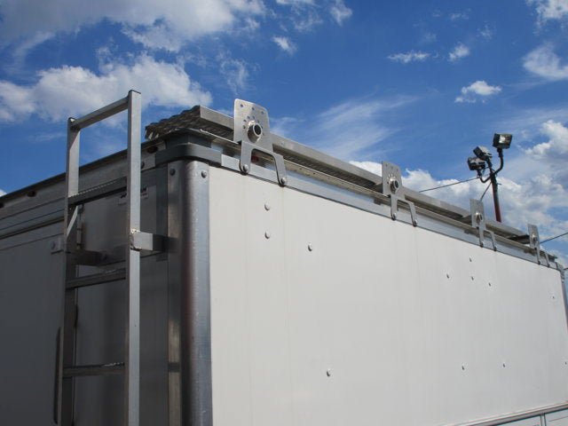 Used 2018 Isuzu NPR RWD image 18