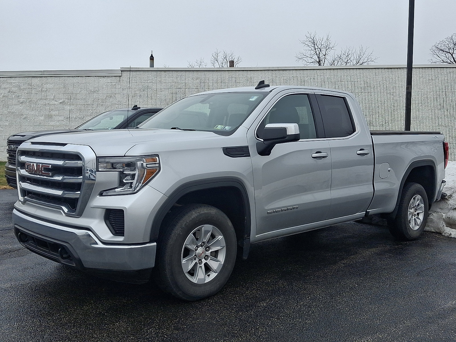 Used 2022 GMC Sierra 1500 SLE image 4