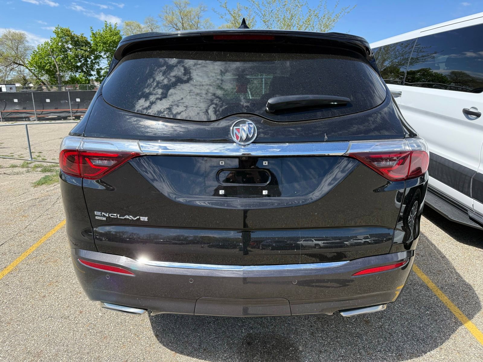 Used 2023 Buick Enclave Essence w/ Experience Buick Package AWD/4WD image 3