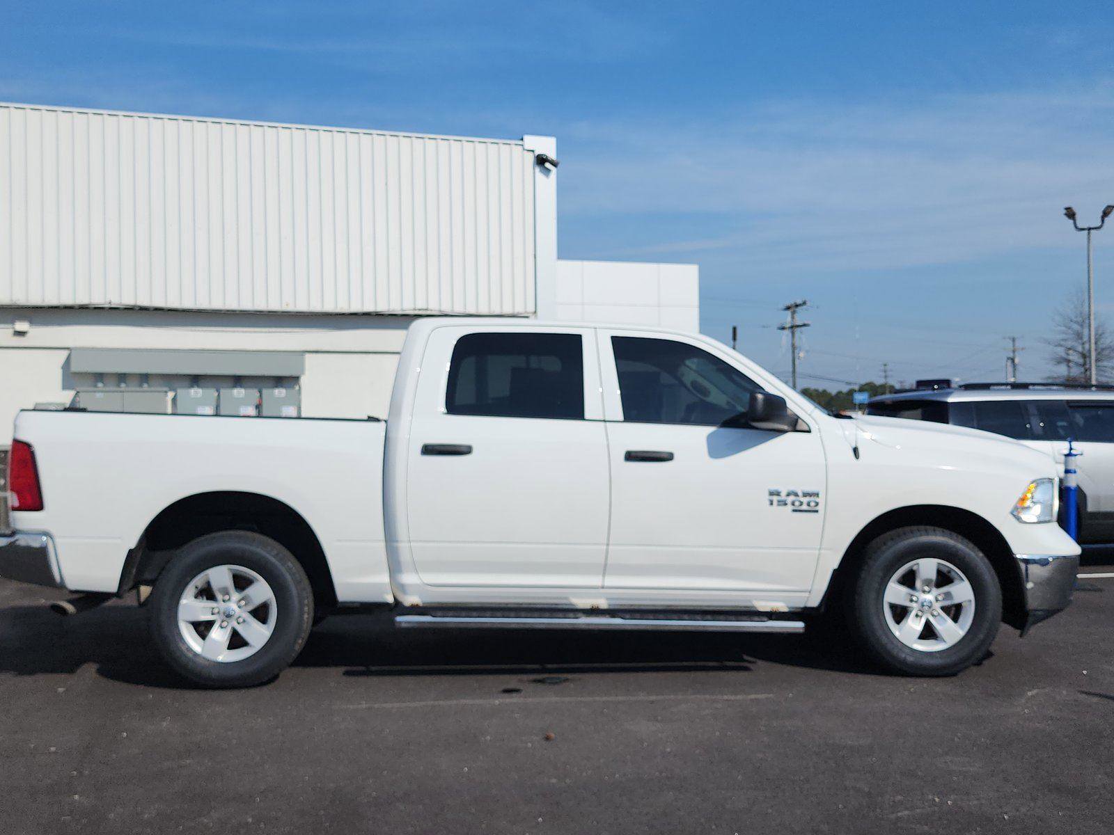 Used 2022 RAM 1500 Classic SLT image 6