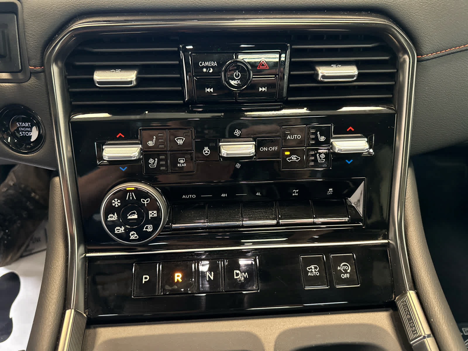 Certified 2025 Nissan Armada PRO-4X w/ Pro-4X Premium Package AWD/4WD image 33