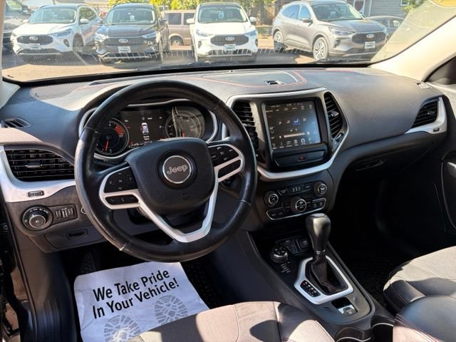 Used 2017 Jeep Cherokee Trailhawk w/ Comfort/Convenience Group AWD/4WD image 20