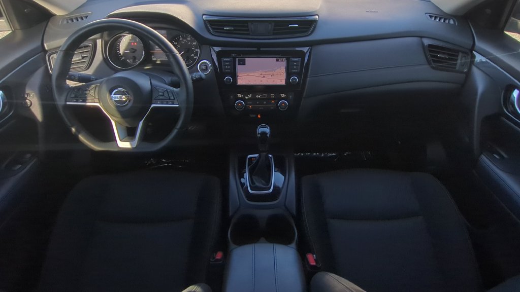 Certified 2018 Nissan Rogue SV w/ Premium Package FWD image 12
