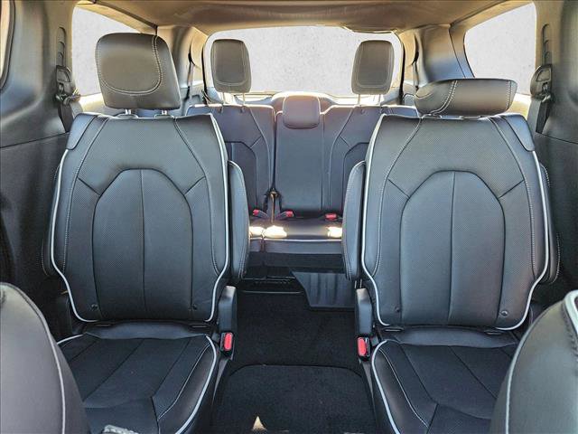New 2026 Chrysler Pacifica Limited w/ S Appearance Package image 14