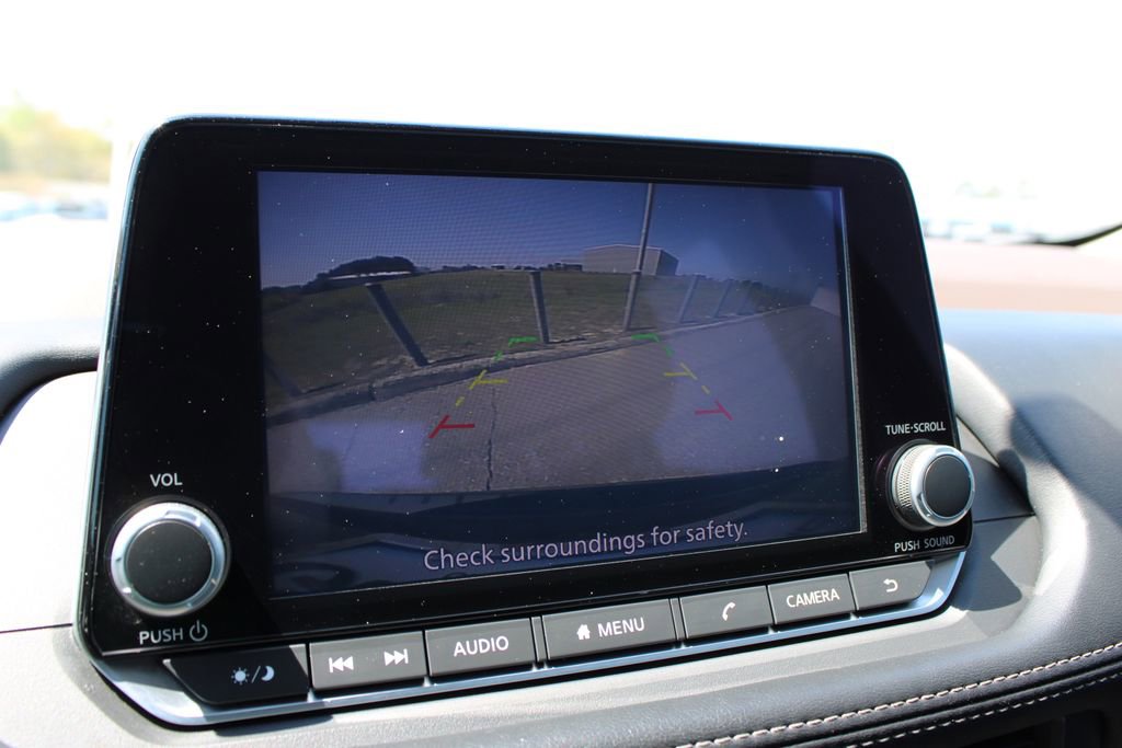 Used 2023 Nissan Rogue S FWD image 15
