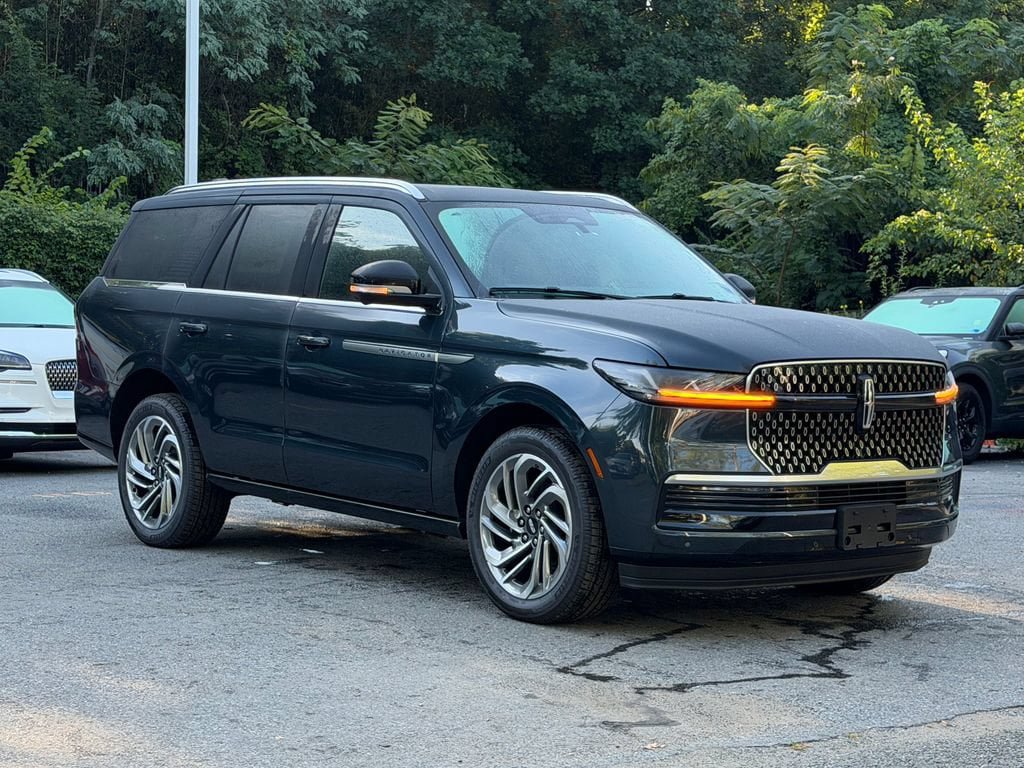 New 2026 Lincoln Navigator Reserve AWD/4WD image 1