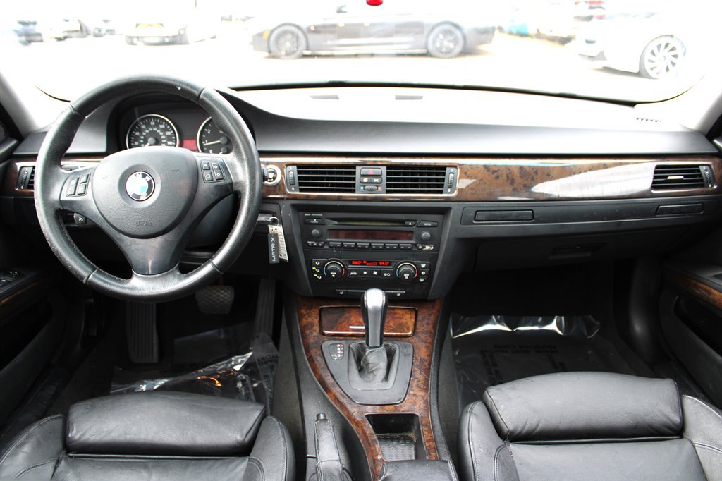 Used 2006 BMW 330i Sedan RWD image 11