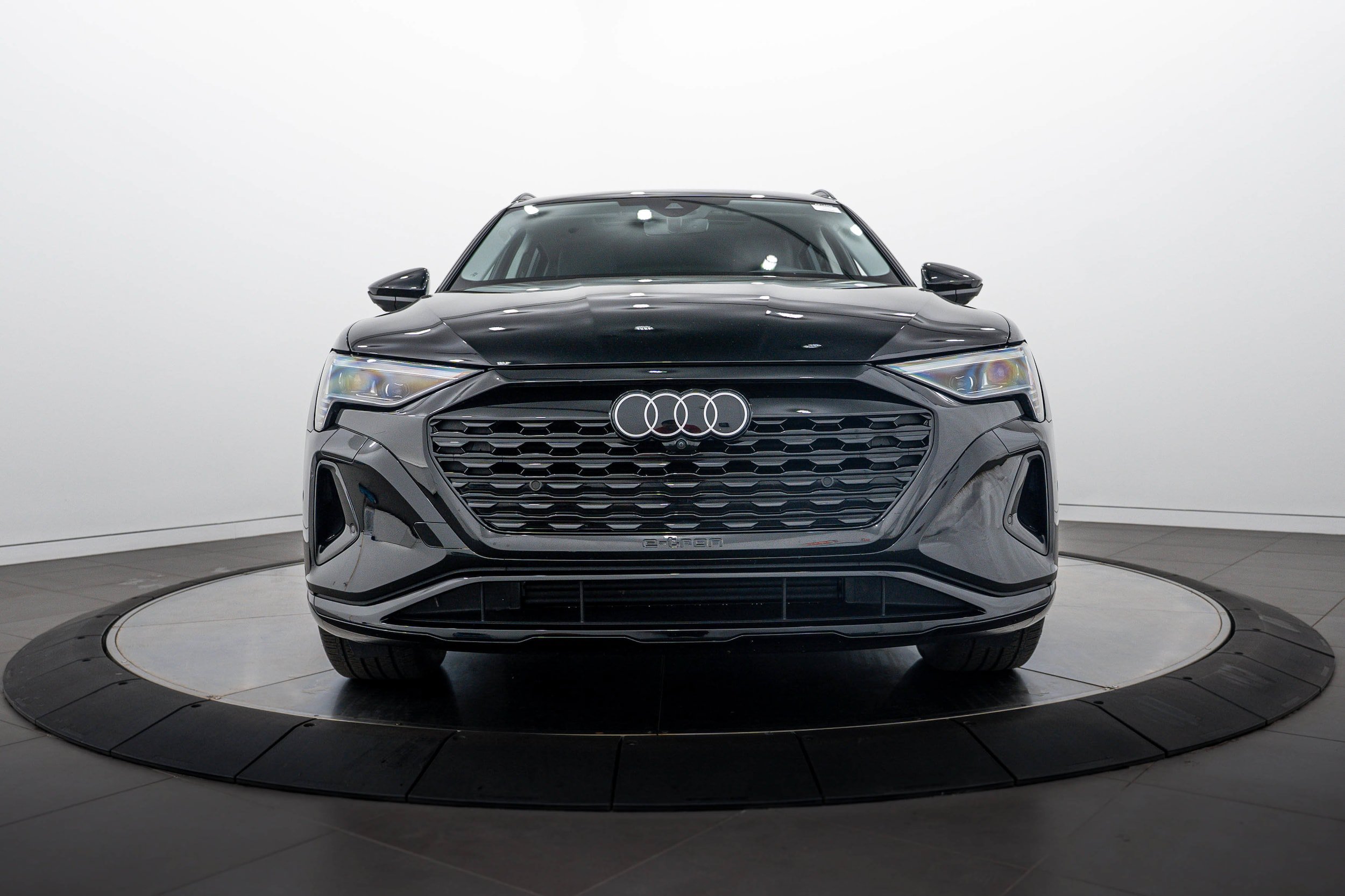 Certified 2024 Audi Q8 e-tron Prestige AWD/4WD image 22
