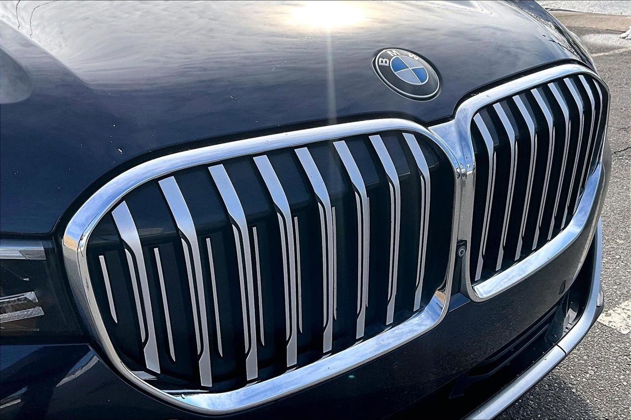 Used 2020 BMW 740i xDrive image 33