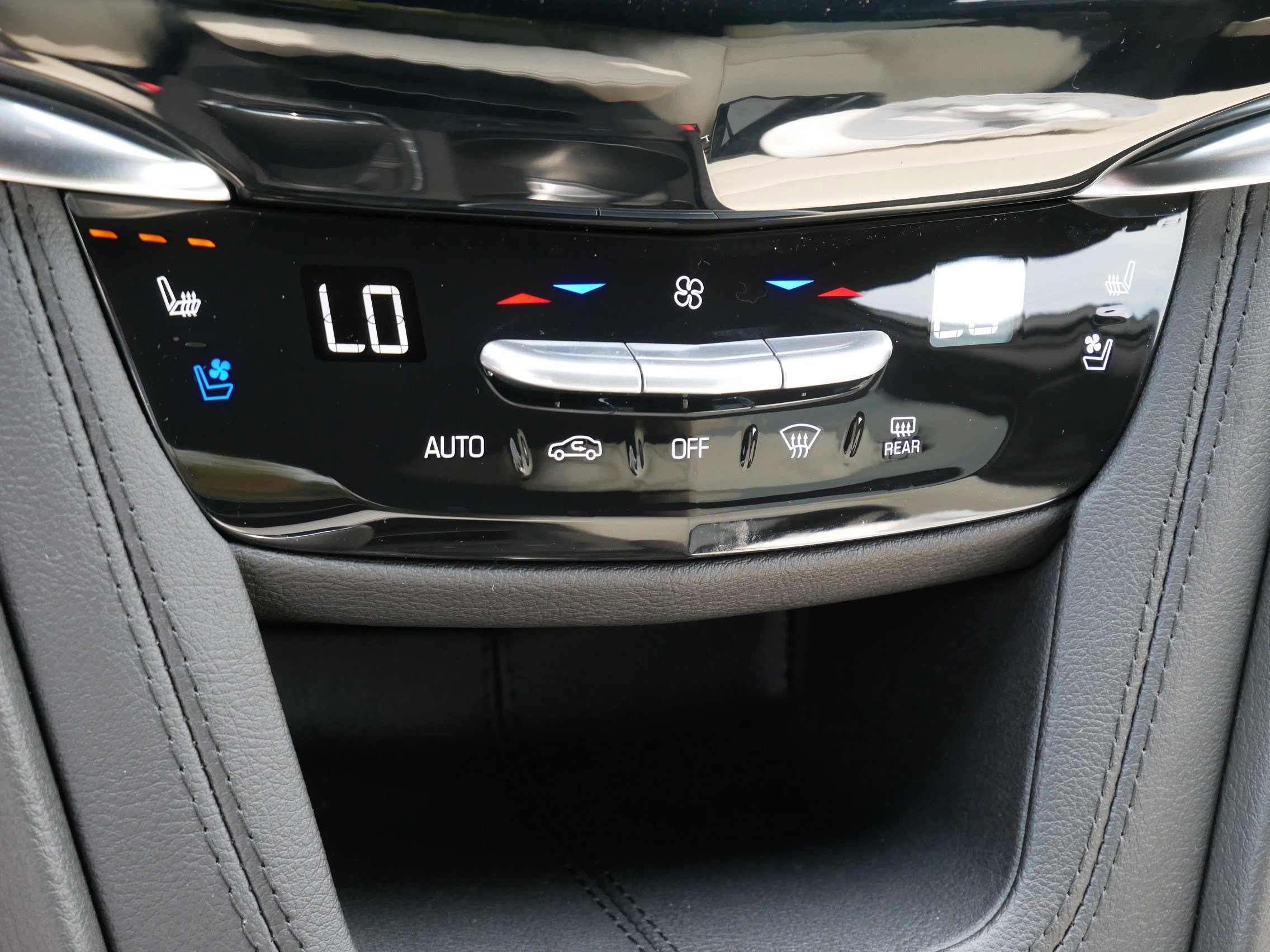 New 2025 Cadillac XT6 Sport w/ Technology Package image 21