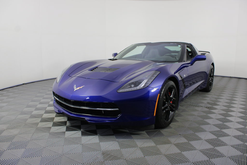 Used 2017 Chevrolet Corvette Stingray Coupe w/ 1LT RWD image 4