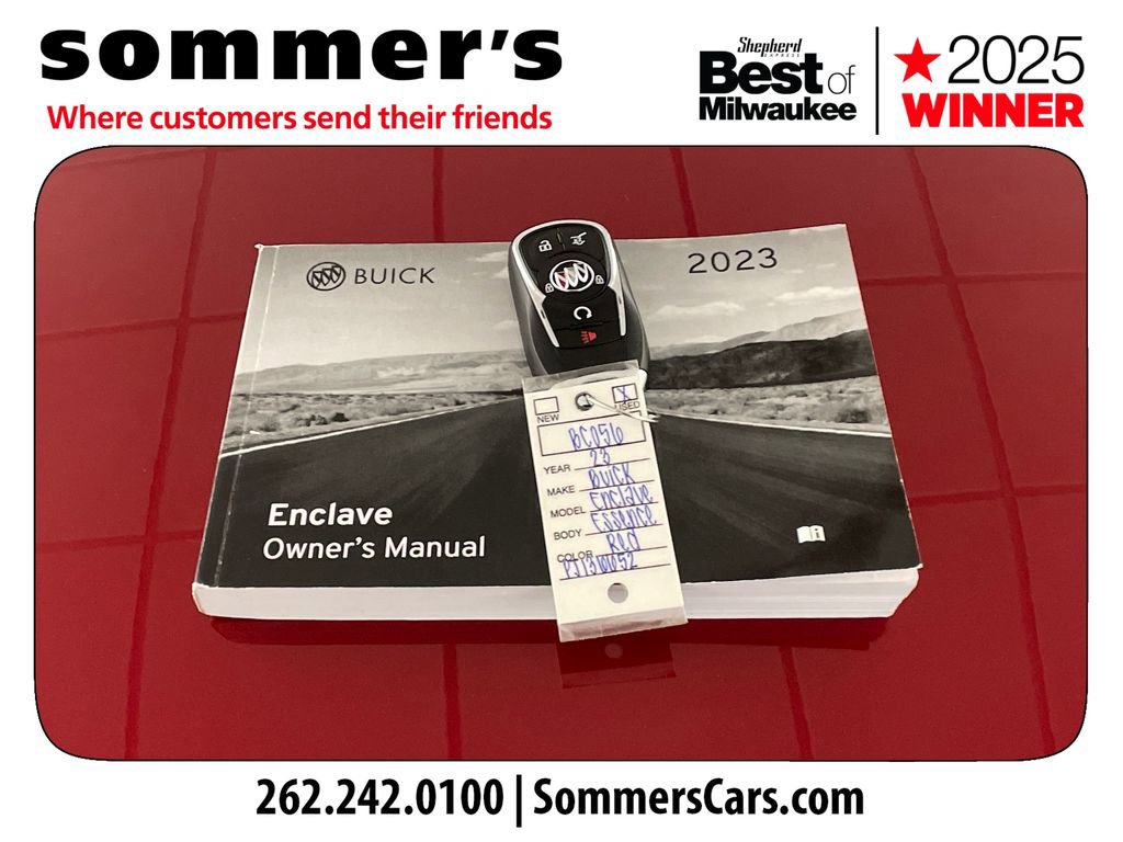 Used 2023 Buick Enclave Essence image 24