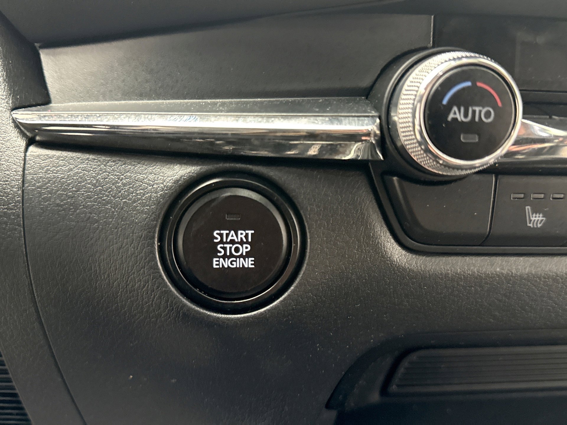 Used 2021 MAZDA CX-30 AWD 2.5 S w/ Premium Package image 22