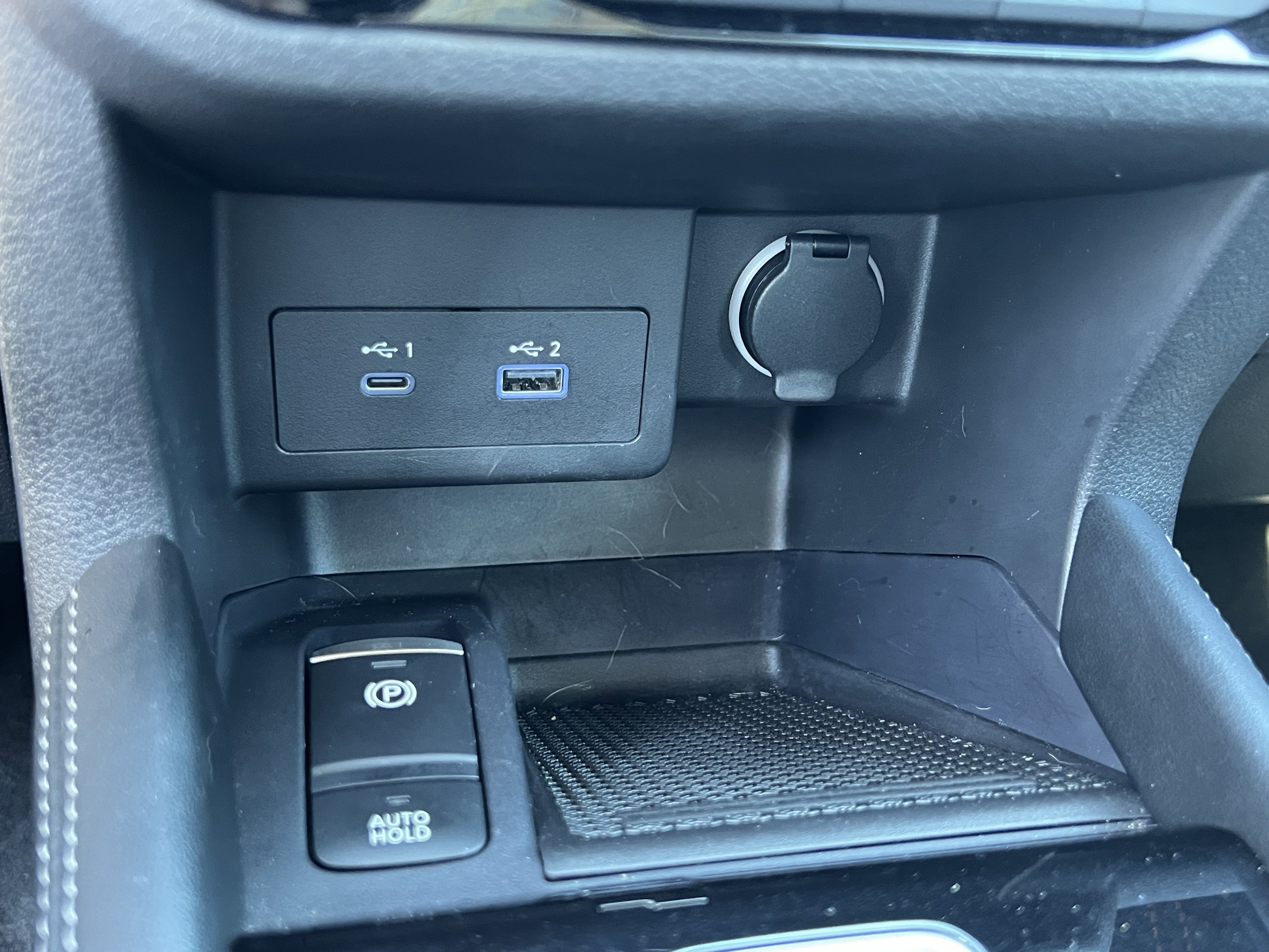 Used 2023 Nissan Kicks SR w/ SR Premium Package image 25