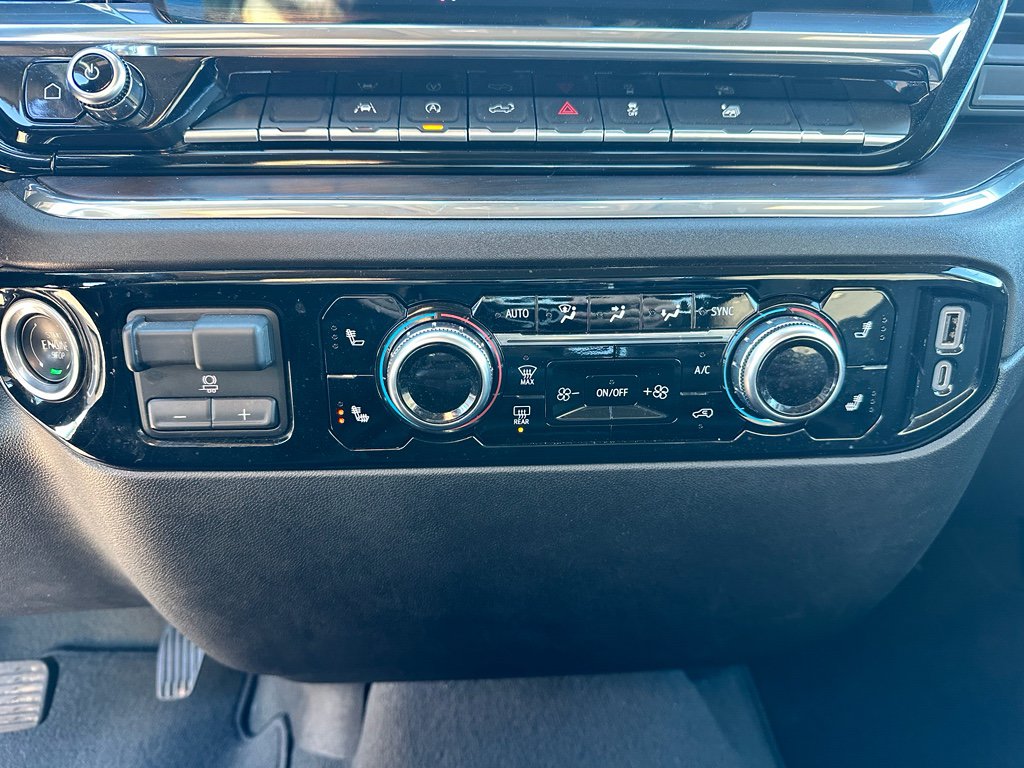 Used 2025 GMC Sierra 1500 SLT AWD/4WD image 13