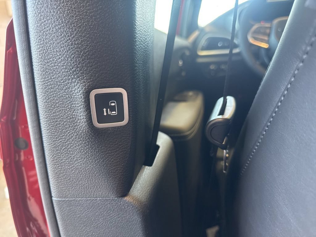 New 2026 Chrysler Pacifica Select FWD image 42