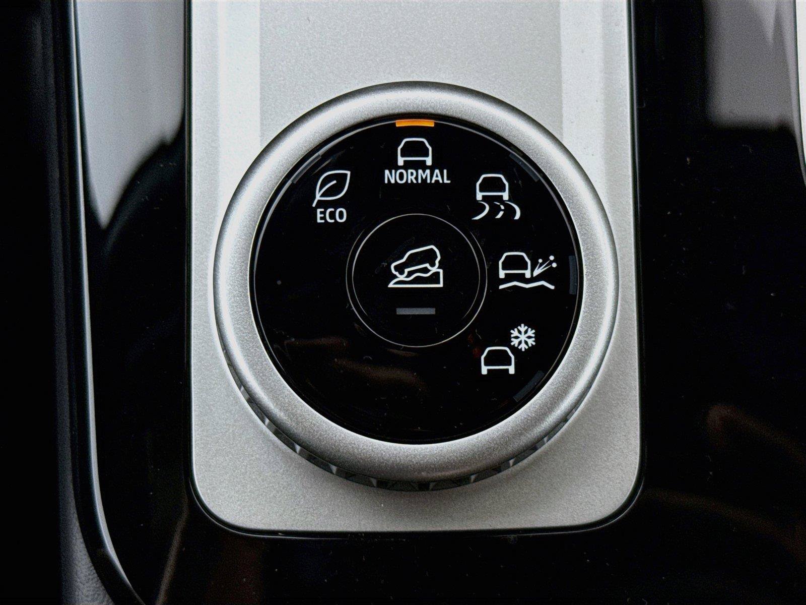 New 2026 Mitsubishi Outlander SEL FWD image 20
