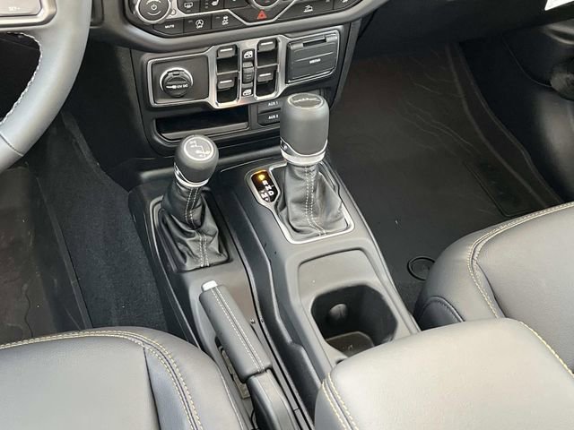 New 2025 Jeep Gladiator High Tide image 14