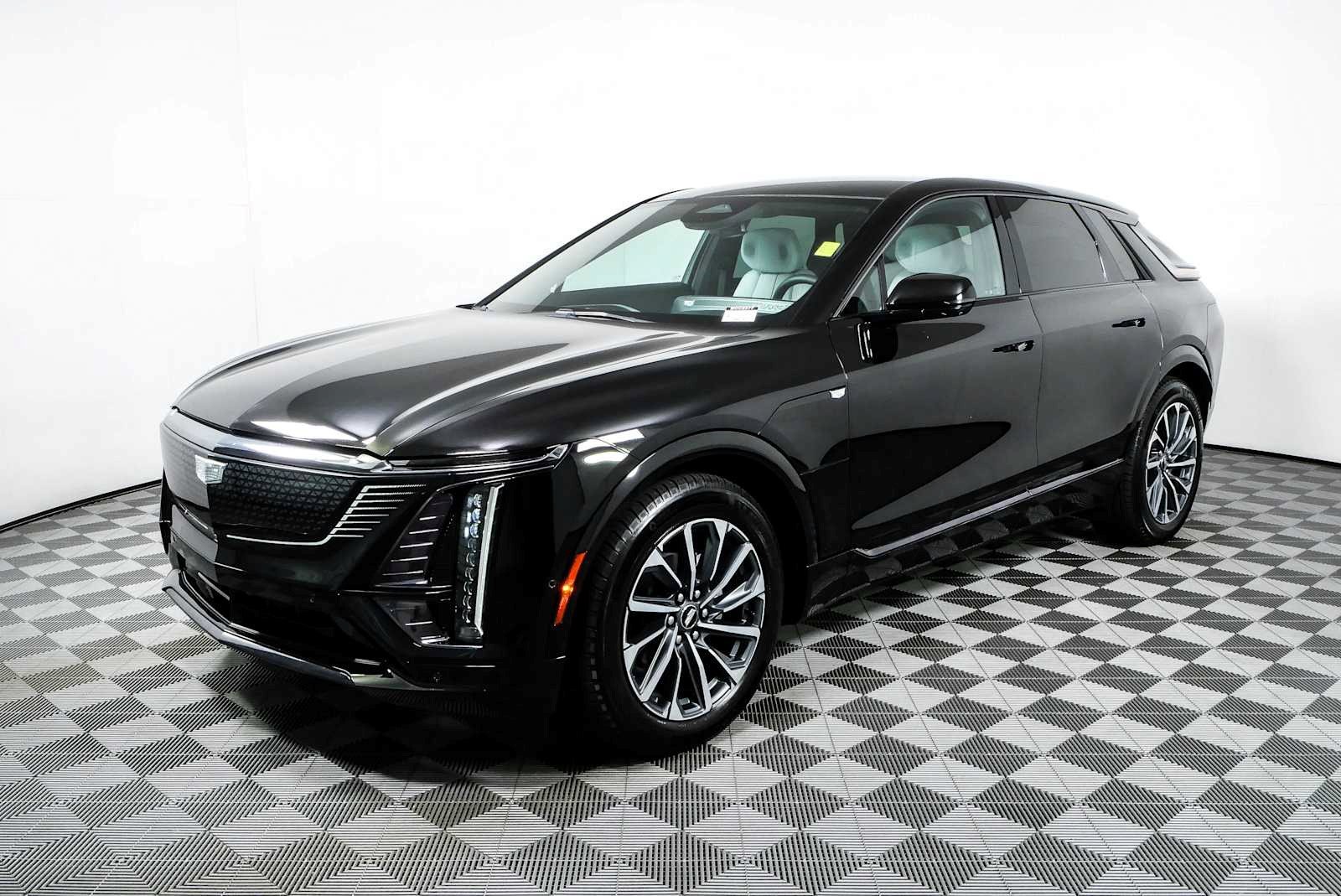 Certified 2024 Cadillac Lyriq Sport RWD image 27