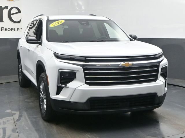 Used 2025 Chevrolet Traverse LT image 52