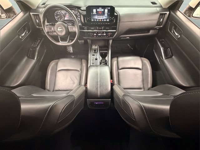Certified 2024 Nissan Pathfinder SL FWD image 17