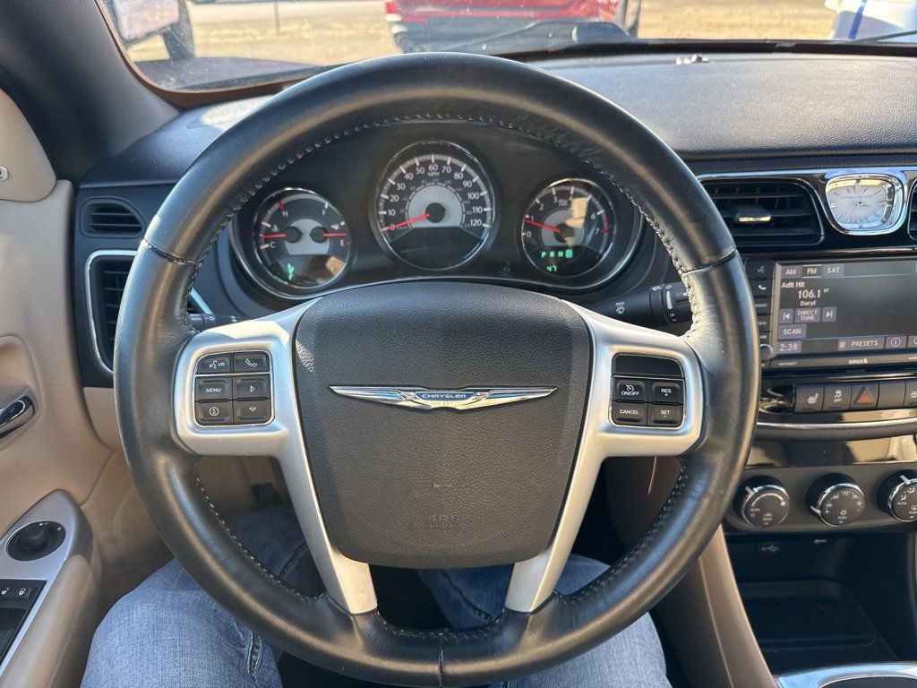 Used 2014 Chrysler 200 Limited image 10