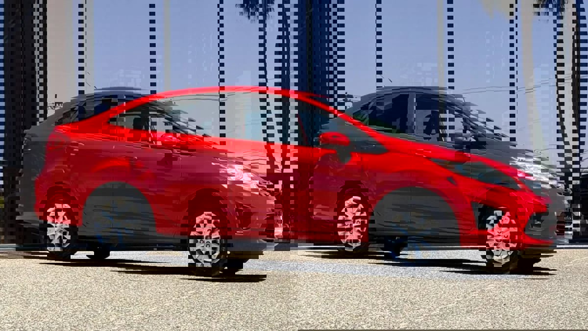 Used 2012 Ford Fiesta SE FWD image 16