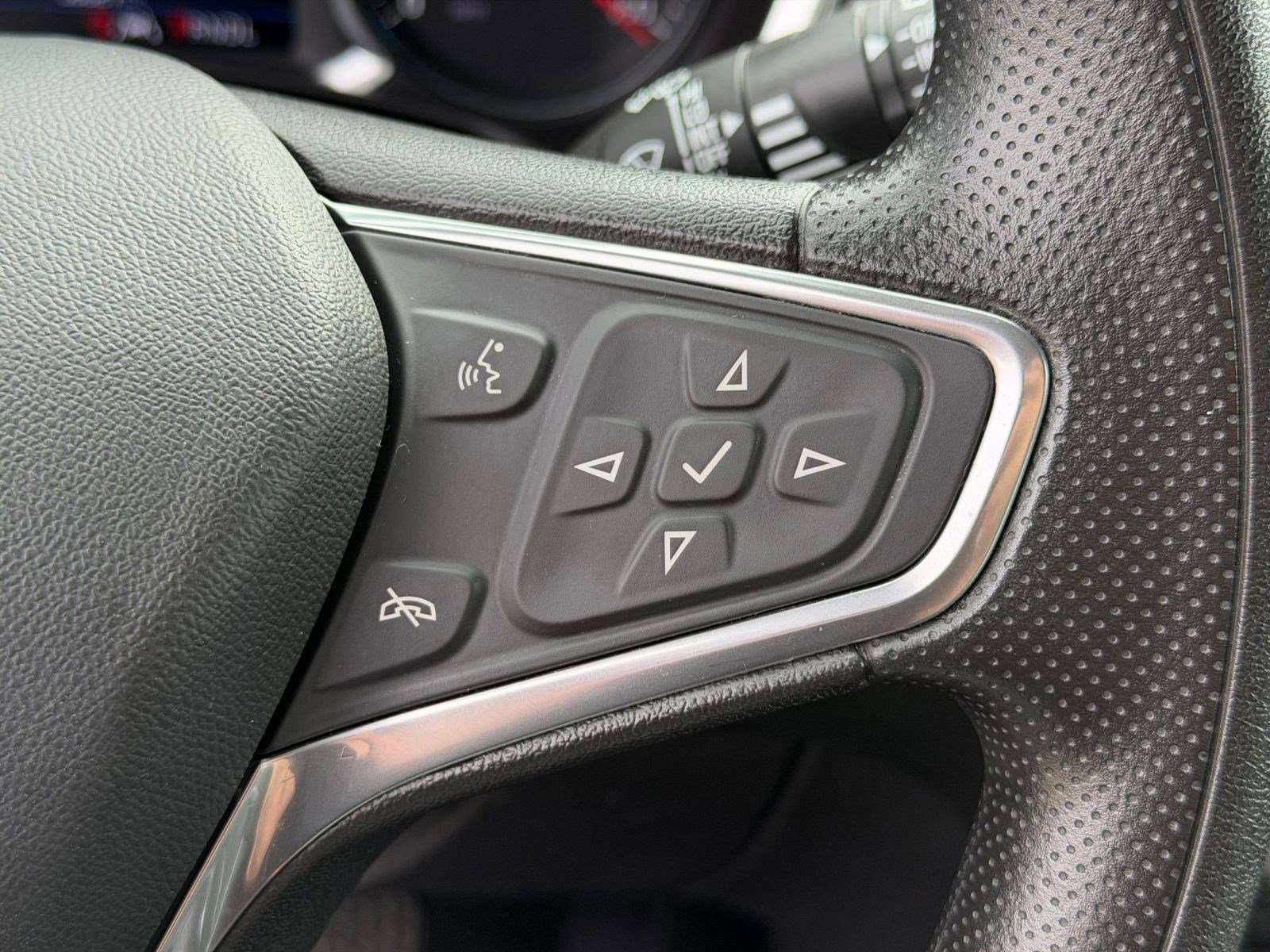 Used 2022 Chevrolet Equinox LS w/ LS Convenience Package image 23