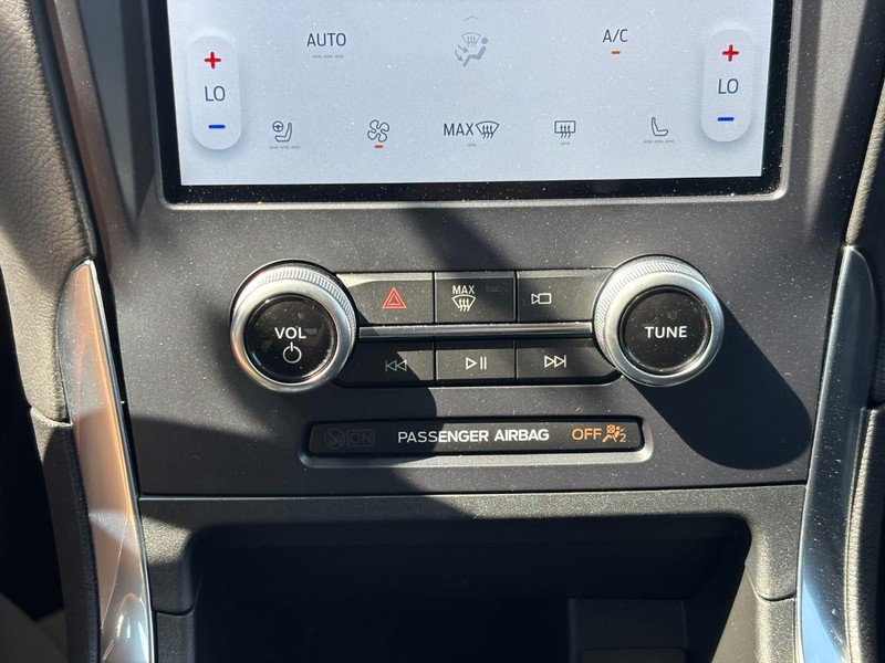 Used 2022 Ford Edge Titanium AWD/4WD image 24