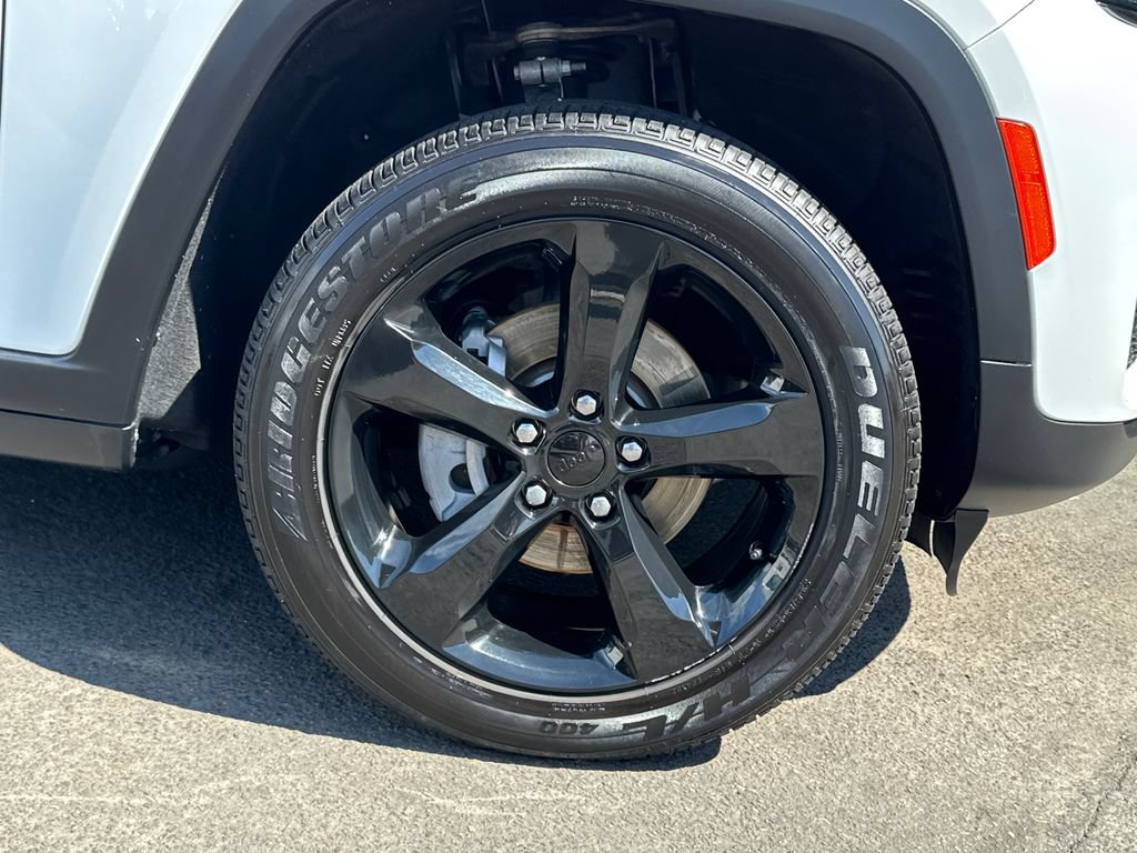 Certified 2024 Jeep Grand Cherokee Altitude AWD/4WD image 7