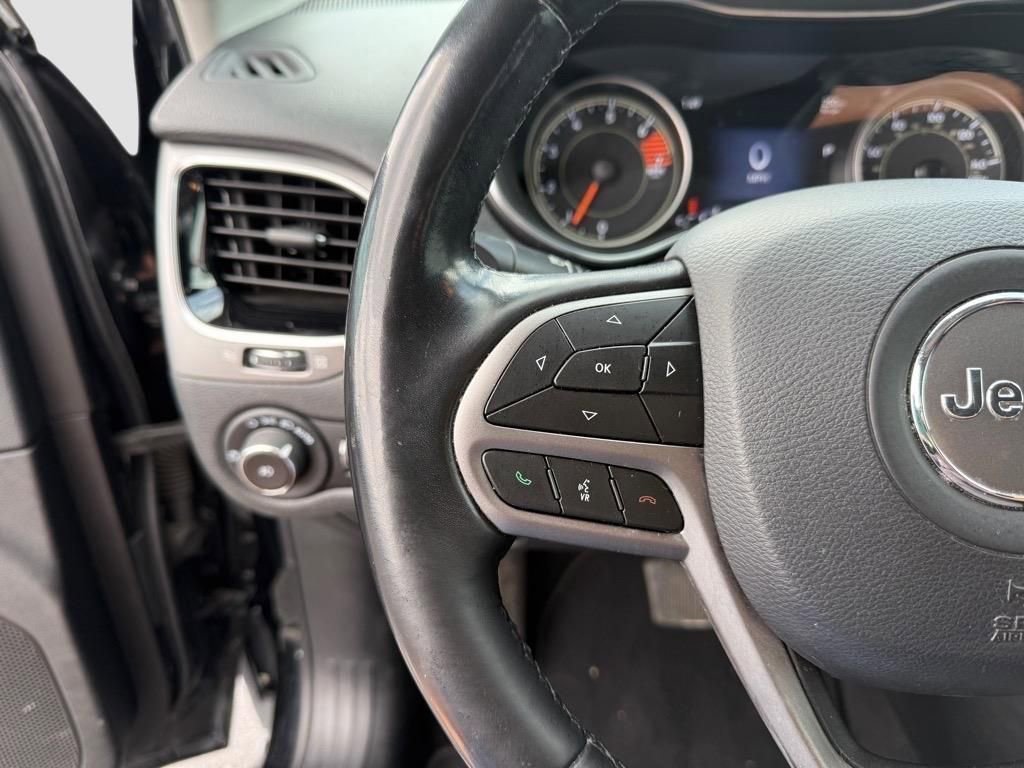 Used 2020 Jeep Cherokee Limited image 15