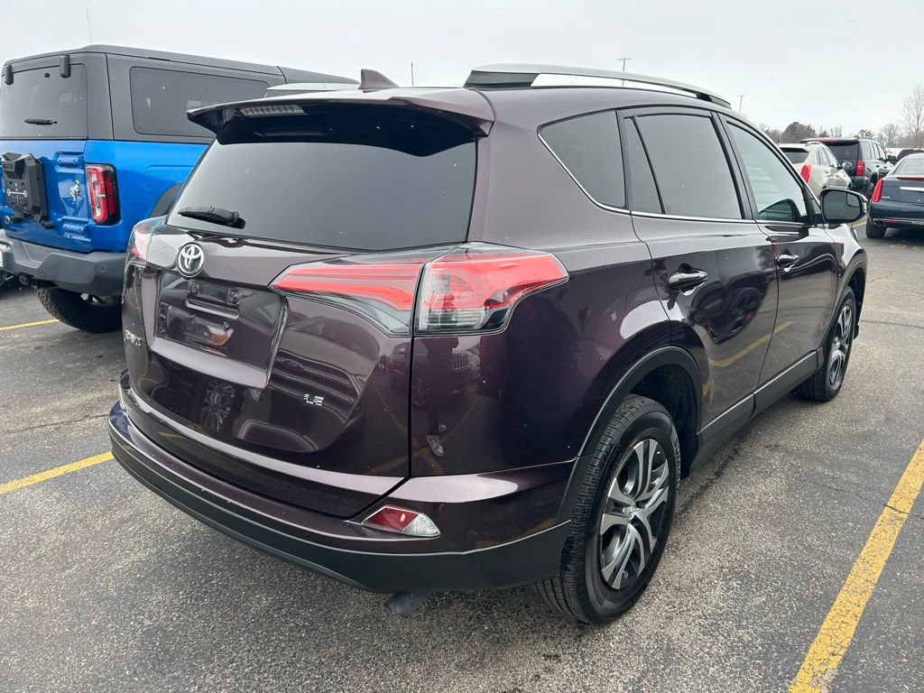 Used 2018 Toyota RAV4 LE image 3