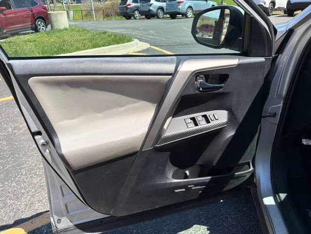 Used 2014 Toyota RAV4 XLE AWD/4WD image 13