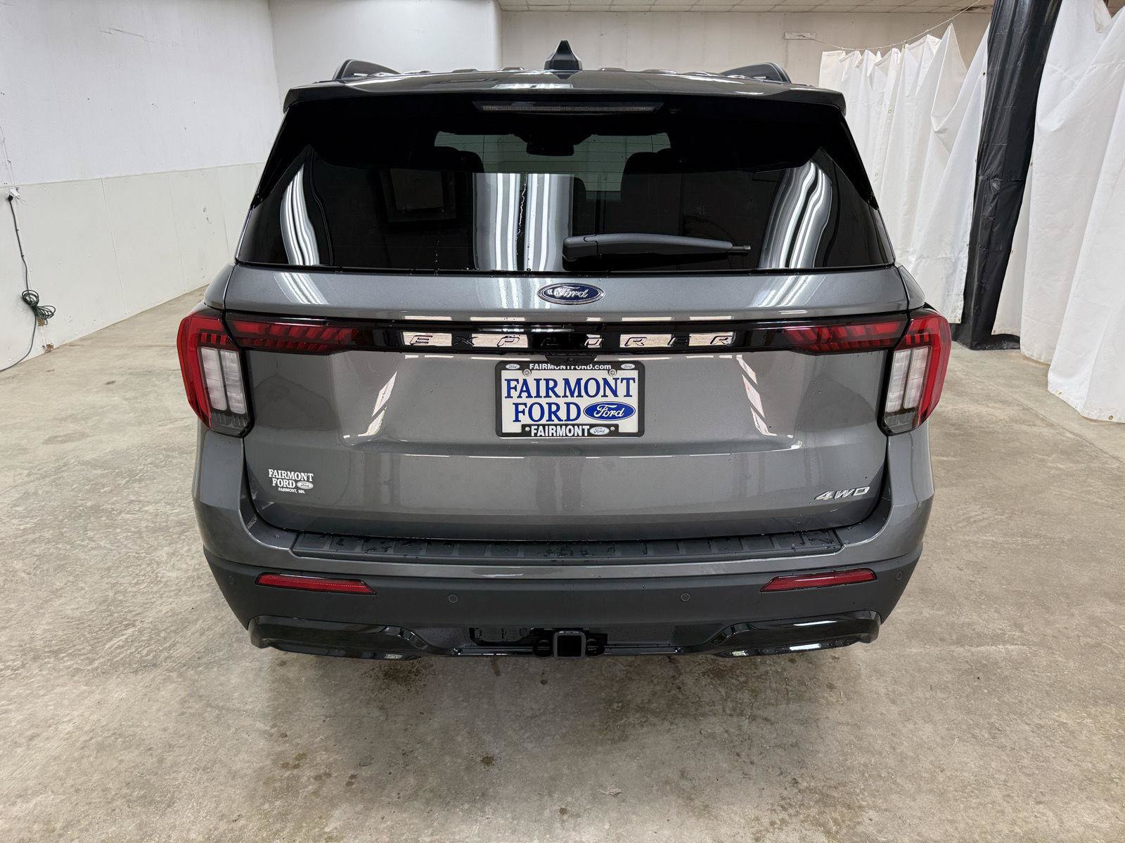 New 2026 Ford Explorer ST-Line w/ ST-Line Street Pack AWD/4WD image 6
