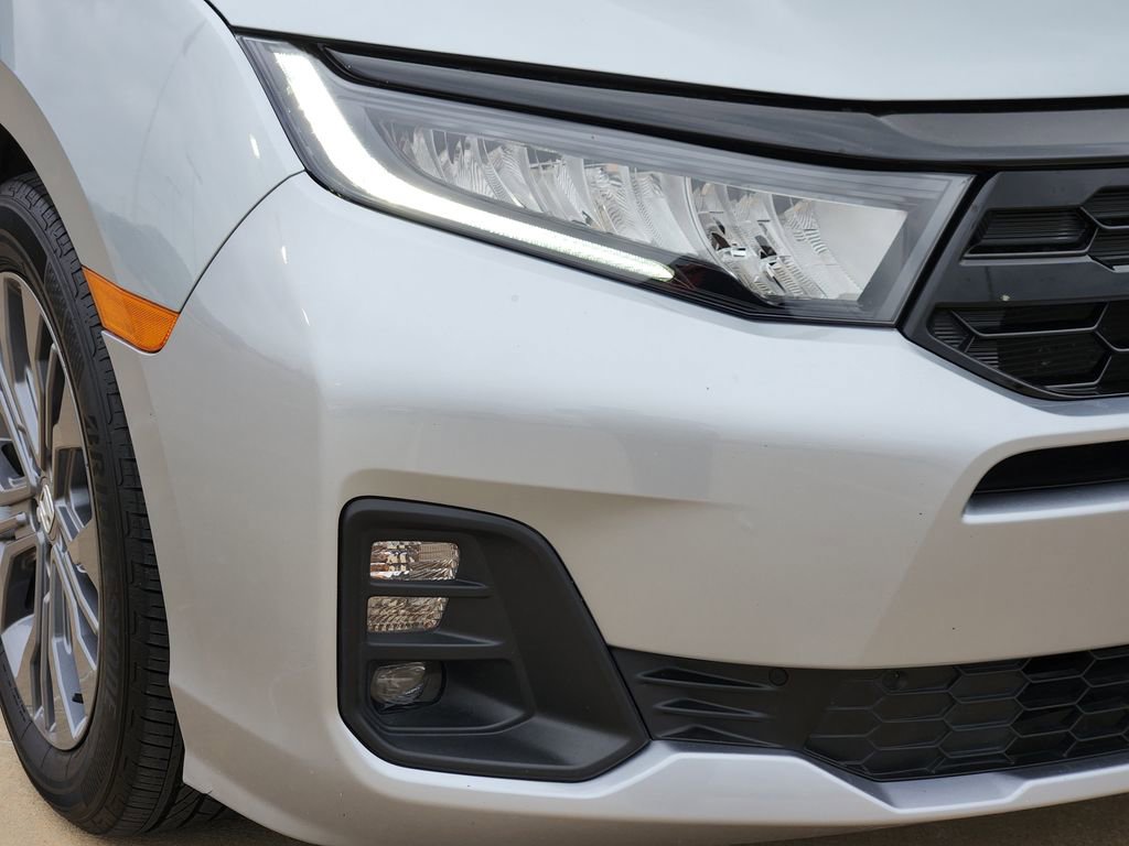 Used 2025 Honda Odyssey Touring image 11