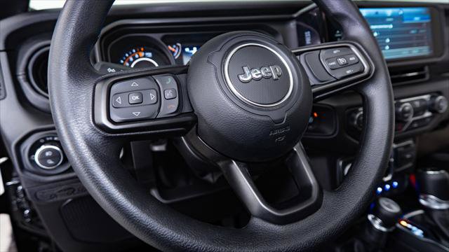 Used 2026 Jeep Gladiator Sport AWD/4WD image 19